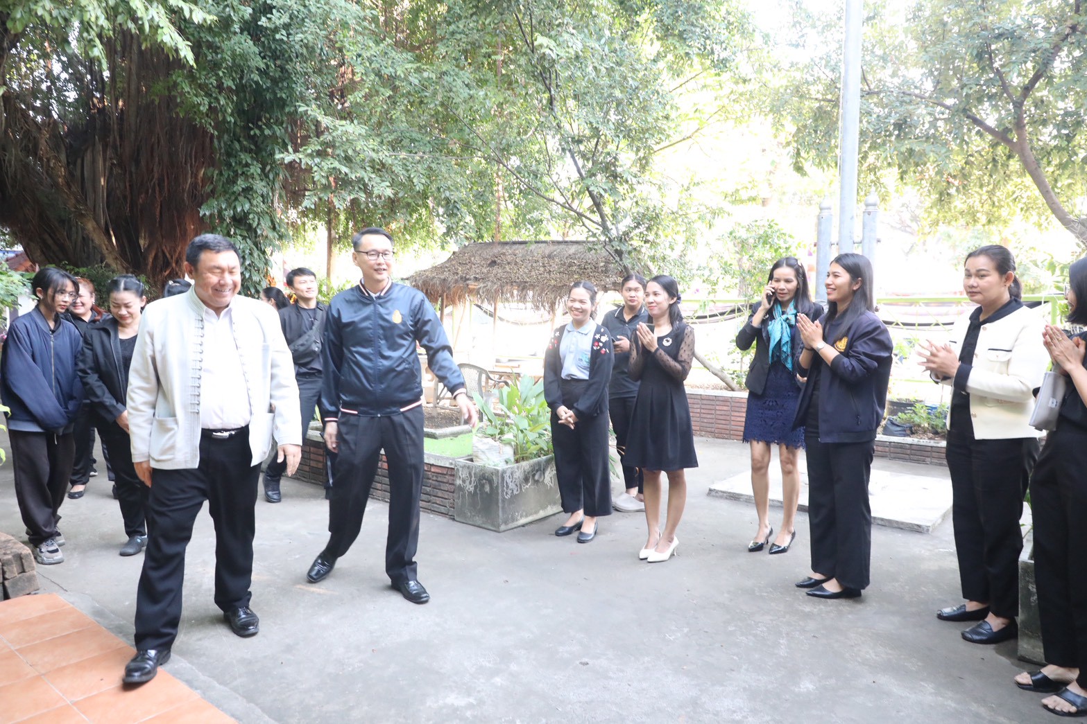 title - เลขาธิการ ส.ป.ก. ตรวจเยี่ยม ส.ป.ก.บุรีรัมย์ ในวาระองคมนตรี เป็นประธานในการเปิดสำนักงานสถานีวิจัยการเกษตรและพัฒนาโครงการหลวงโนนดินแดง ณ จังหวัดบุรีรัมย์